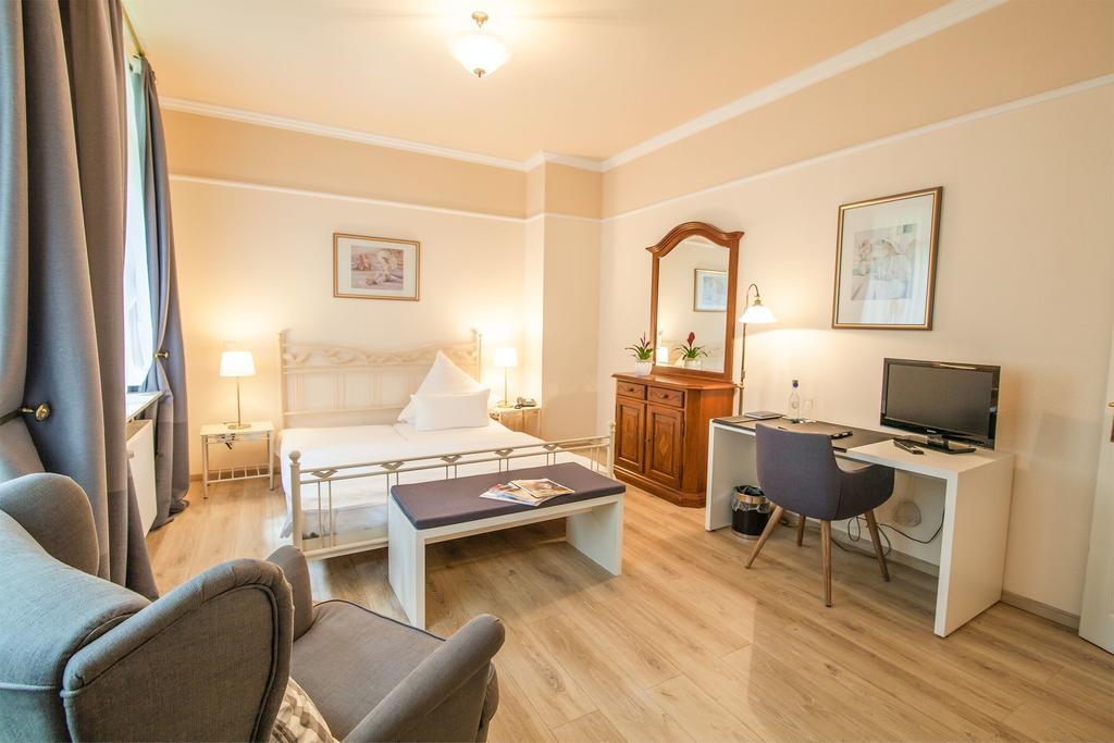 Hofgut Dippelshof Hotel- Und Restaurant Kg Mühltal Eksteriør billede